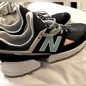 Crazy Stylish ⛔️ Men’s New Balance Sneakers-HEAD TURNING KICKS